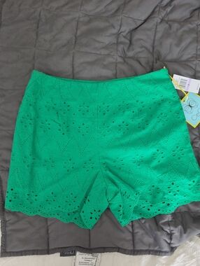 CeCe Bright Green Eyelet Scalloped Hem Shorts